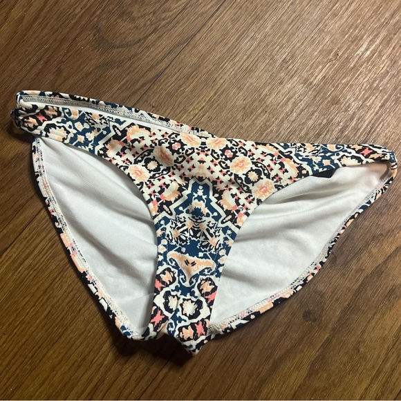 Patterned Bikini Bottom - Picture 5 of 5